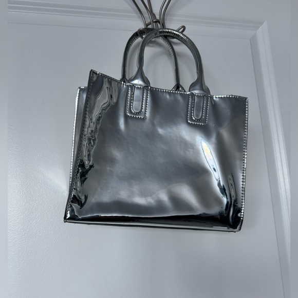 House of Rehab silver chrome box purse - Picture 2 of 6